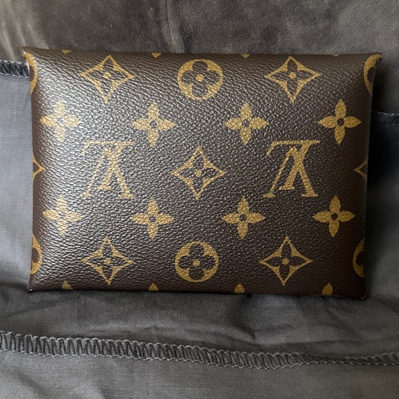 Authentic Louis Vuitton 2023 Christmas animation kirigami (medium) - Picture 2 of 7